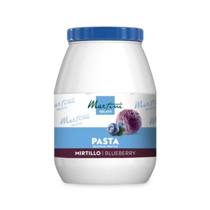 Borcan de plastic alb cu capac albastru, etichetă Martini Gelato Pasta Mirtillo, cu o cupă de înghețată de afine