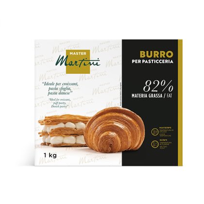 Unt de patiserie Master Martini 1kg, 82% grăsime, cu croissant și foietaj cu straturi și cremă.