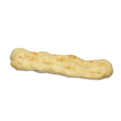 Baghetă lungă și moale de pâine, cu coajă auriu-pal, așezată în diagonală pe fundal alb.