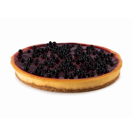 Cheesecake rotund cu afine, blat auriu, glazură lucioasă de fructe de pădure, pe fundal alb
