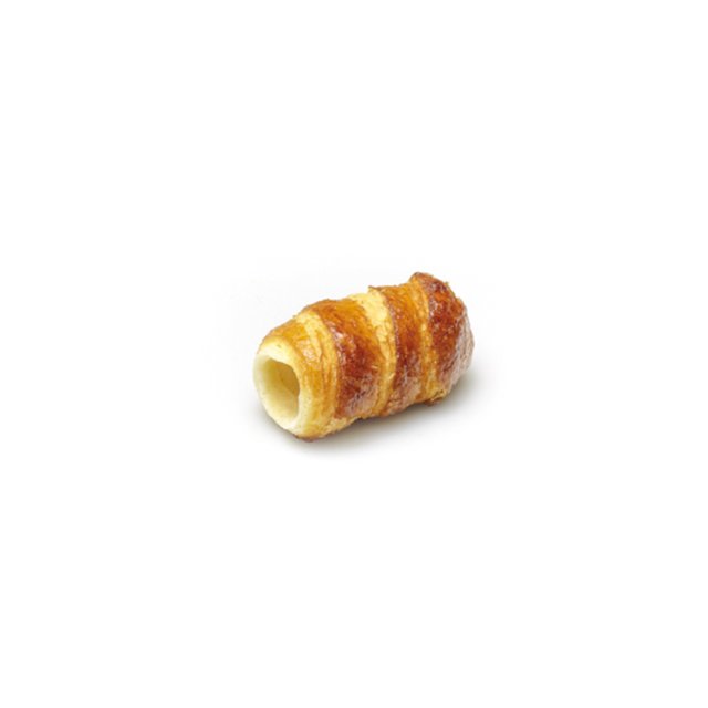 Corn din aluat foietaj auriu-brun, cu centru gol, izolat pe fundal alb.