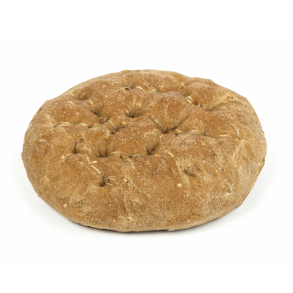 Turtă integrală rotundă, cu gropițe și crustă auriu-rumenă, pe fundal alb.