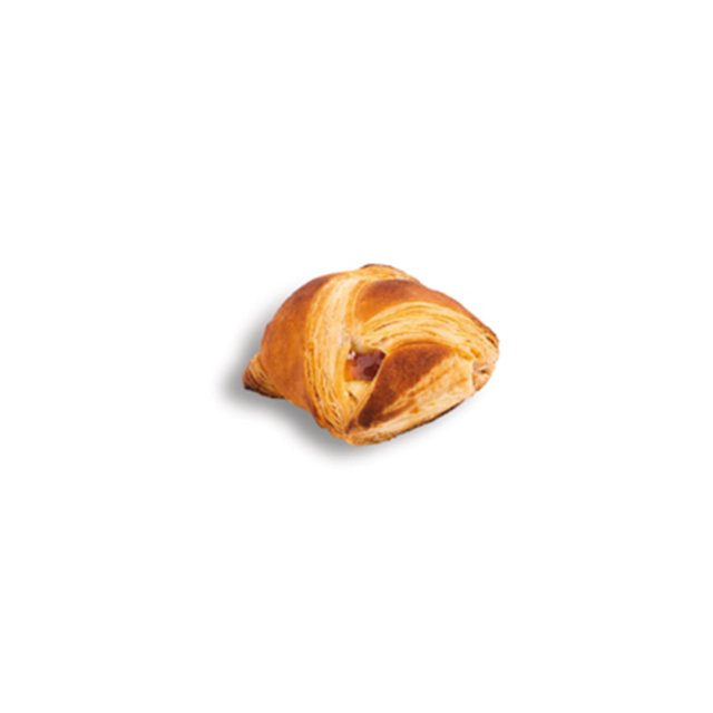 Mini-croissant auriu cu puțină umplutură de gem roșu, pe fundal alb.