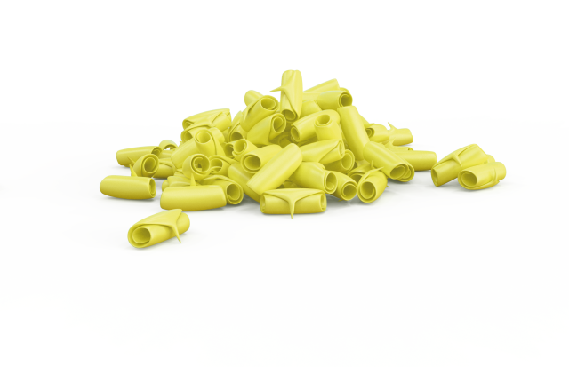 Forme galbene, curbate, tubulare, asemănătoare rigatoni, împrăștiate pe fundal alb.